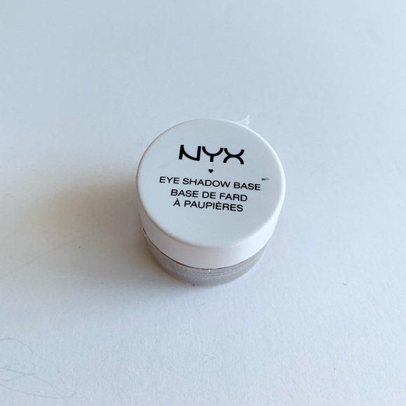NYX EYESHADOW BASE Smoothing Eye Primer SKin Tone - Picture 1 of 4